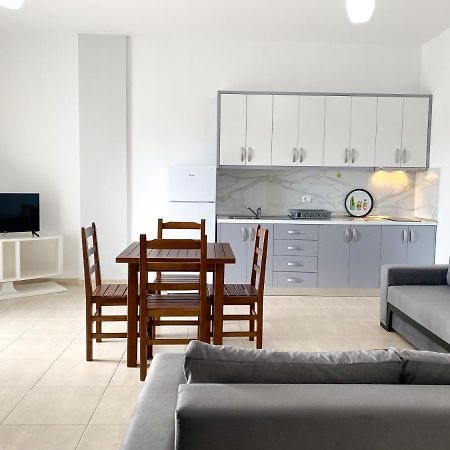 Family Apartments Himara Exterior photo