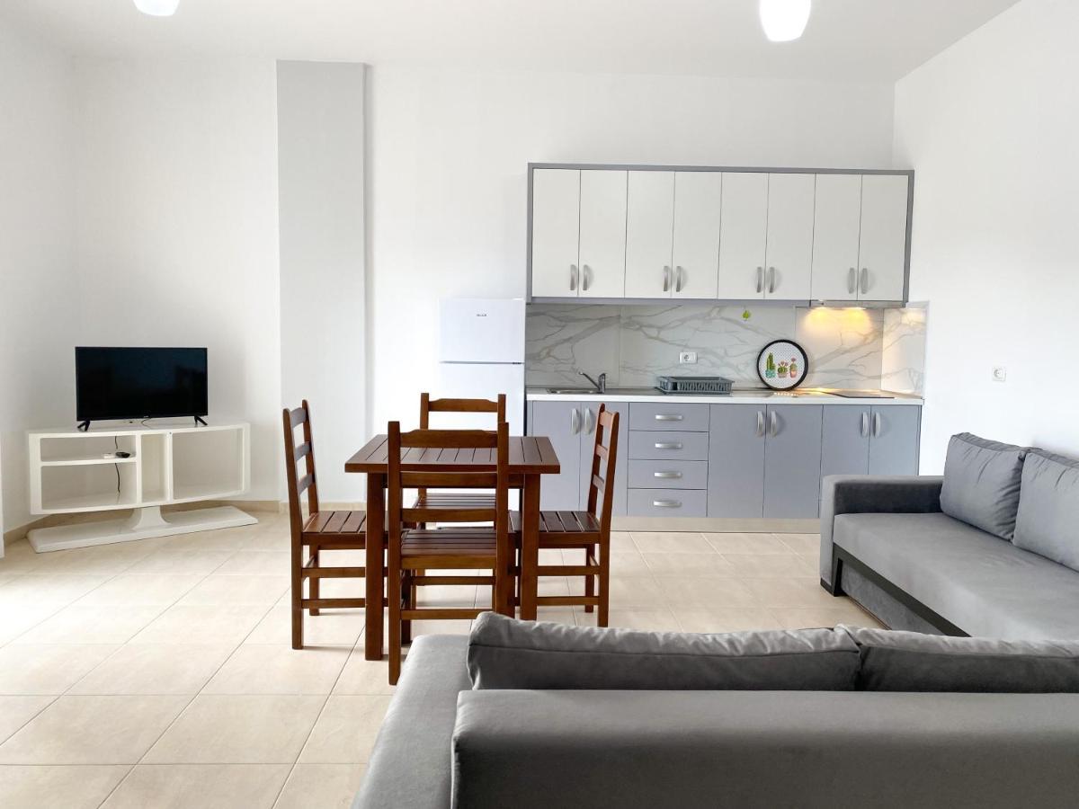 Family Apartments Himara Exterior photo