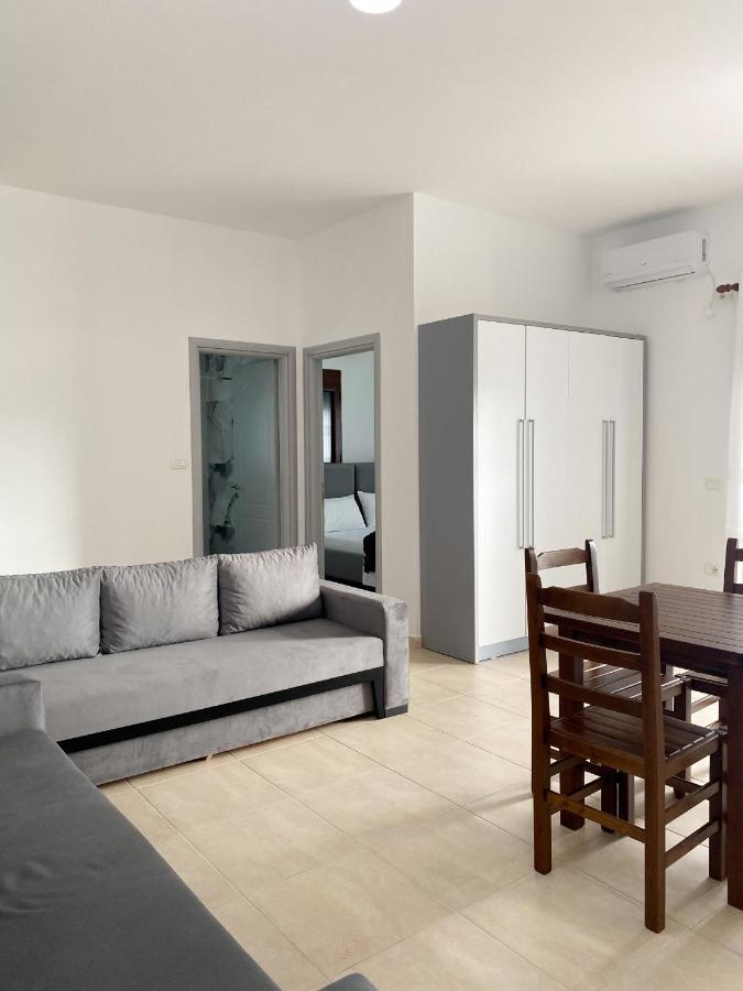 Family Apartments Himara Exterior photo
