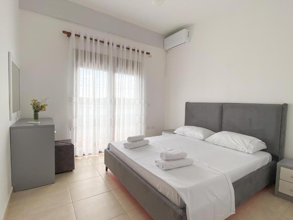 Family Apartments Himara Exterior photo